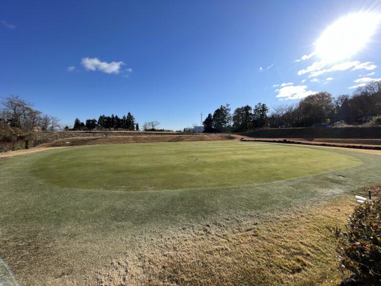 Practice putting green