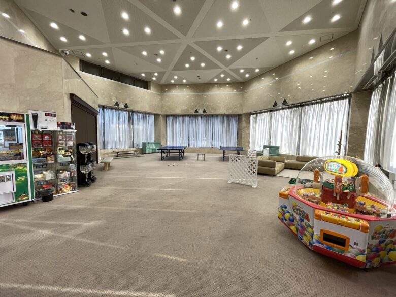 Lobby game and recreation area