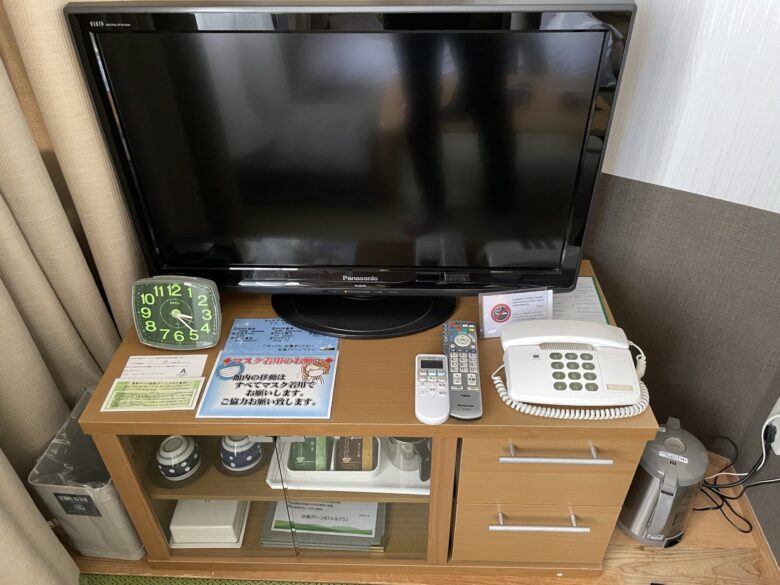 TV area with amenities