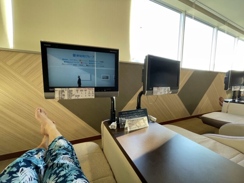 Recliner chairs with TV and outlets