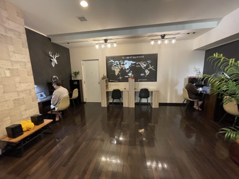 Additional desk seating area