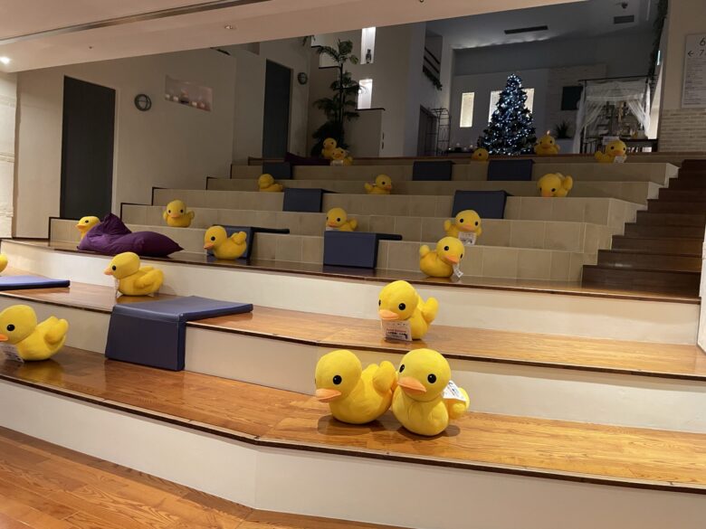 Stairwell plaza with duck decorations