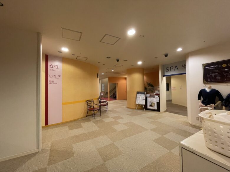 Hallway leading to men's and women's bath areas