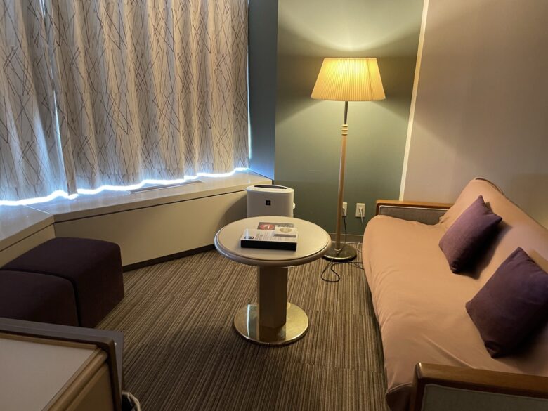 Room entrance with sofa and table