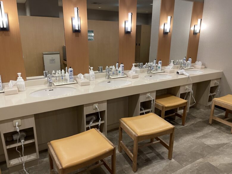 Powder room