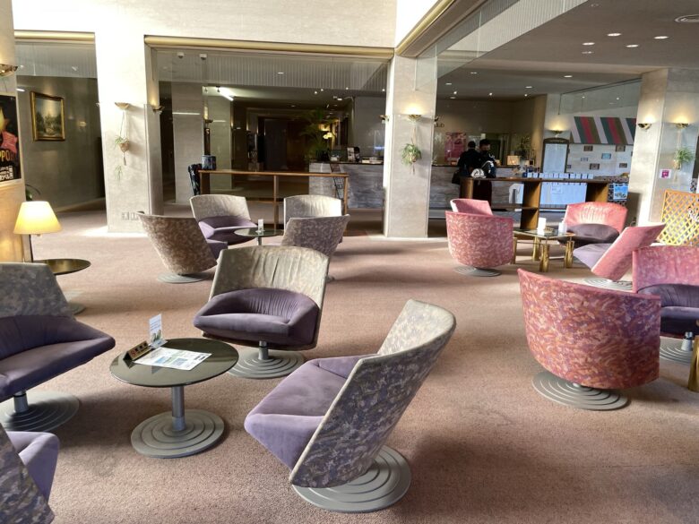 Lounge area near reception