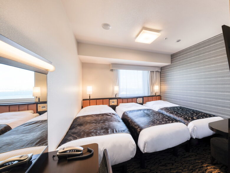 横浜 ホテル ベッド 3人部屋