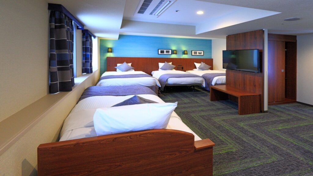 横浜 ホテル ベッド 4人部屋