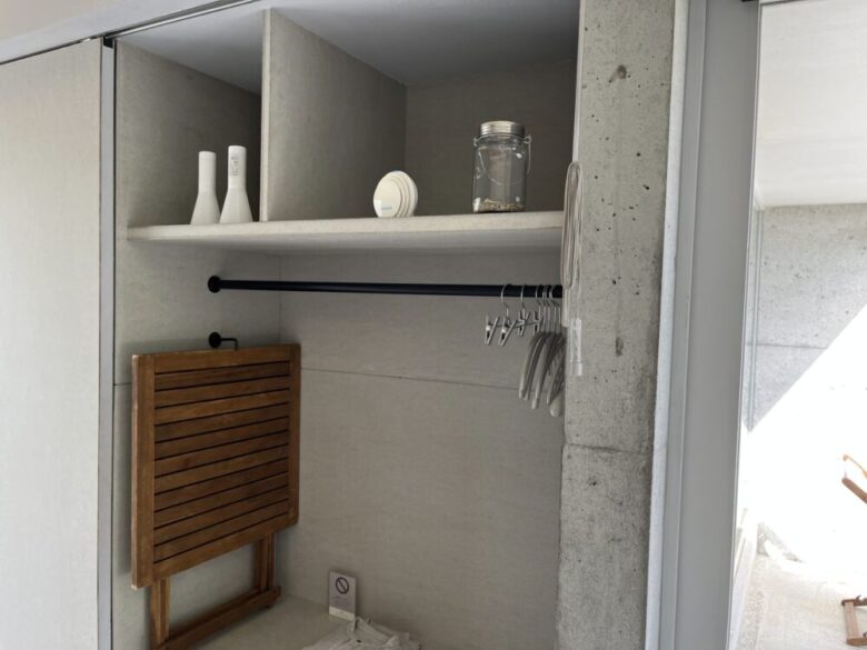 Denpaku The Beachfront MIJORA: Guest Room (8)