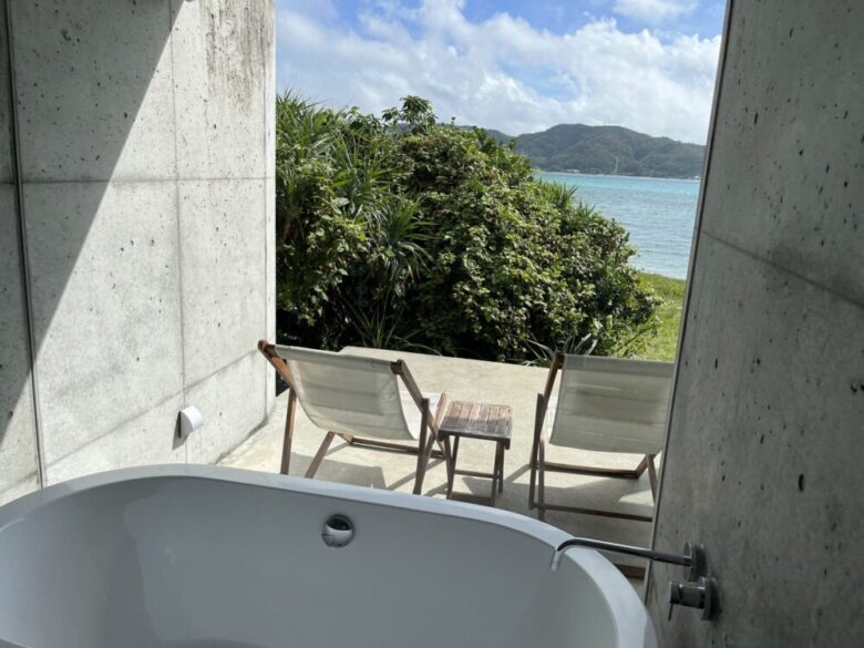 Denpaku The Beachfront MIJORA: Washbasin, Bathroom & Toilet (6)