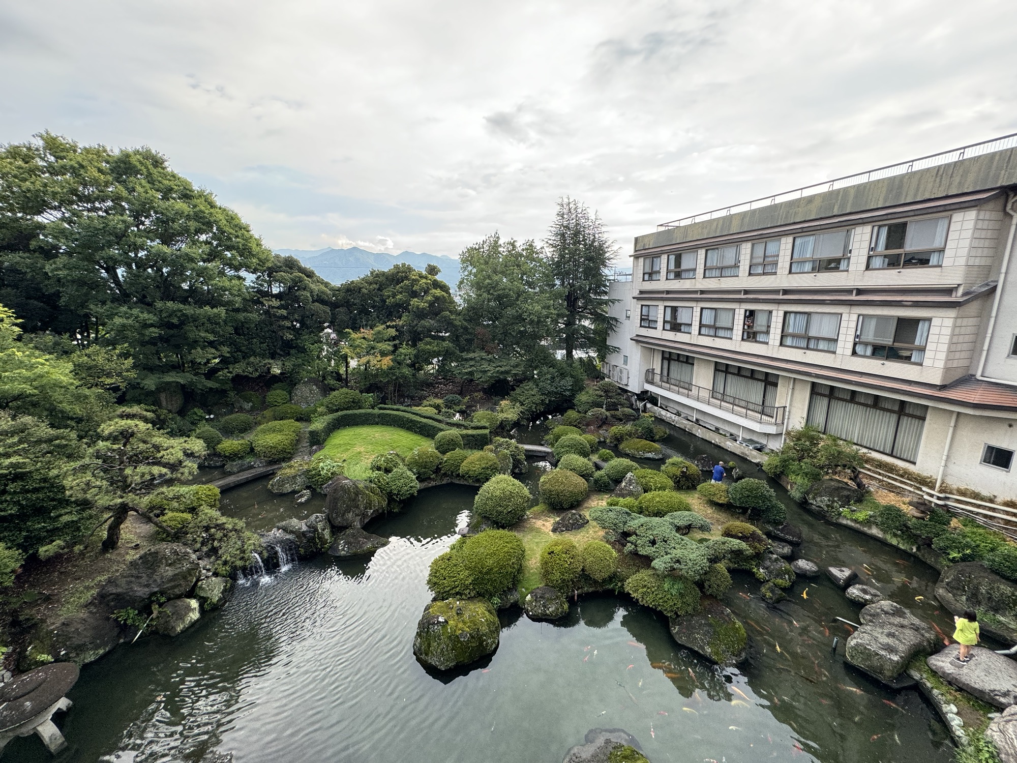 ホテル石風　日本庭園