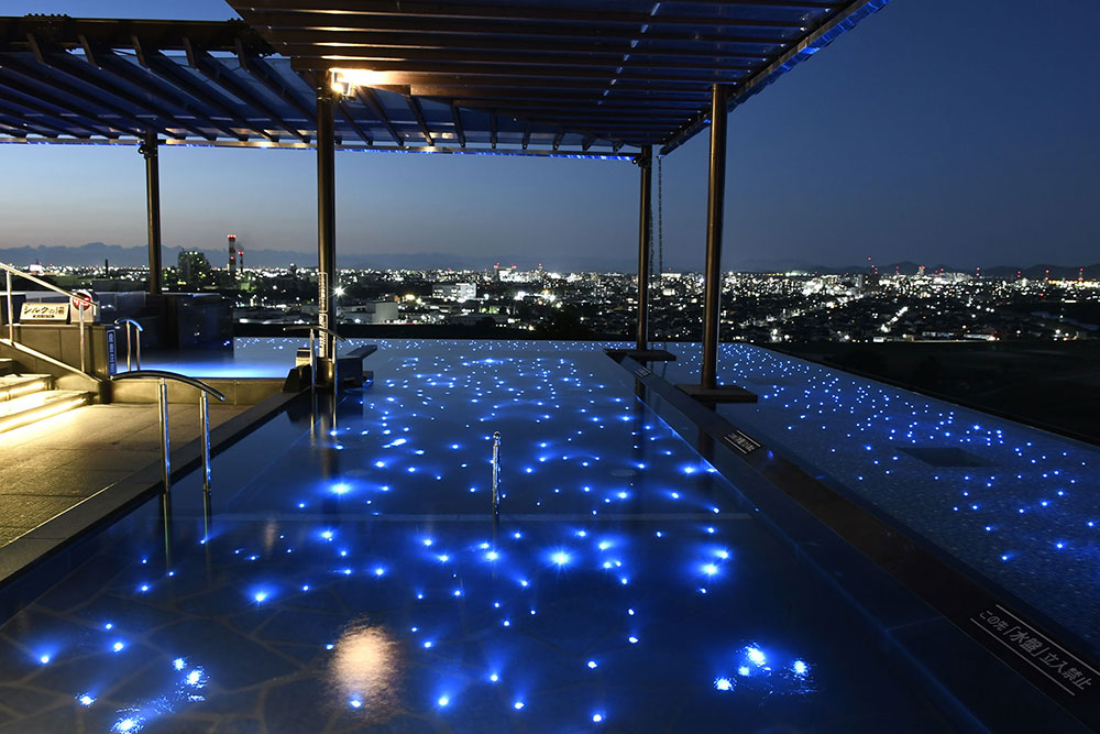竜泉寺の湯 名古屋 露天風呂 夜景