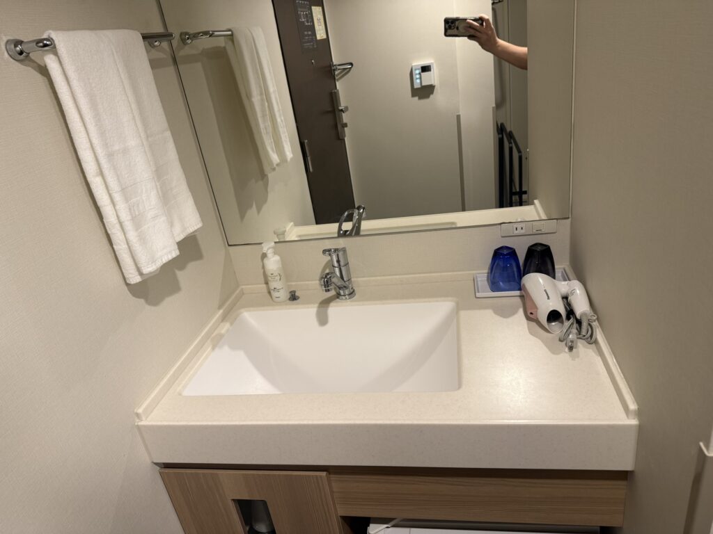 ドーミーイン高崎 清潔感のある独立した洗面台スペース"
