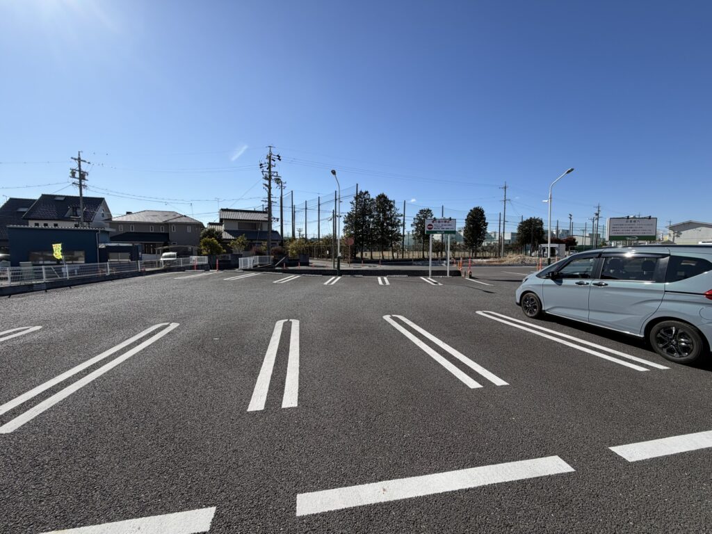 さわやかハンバーグ　空いている駐車場