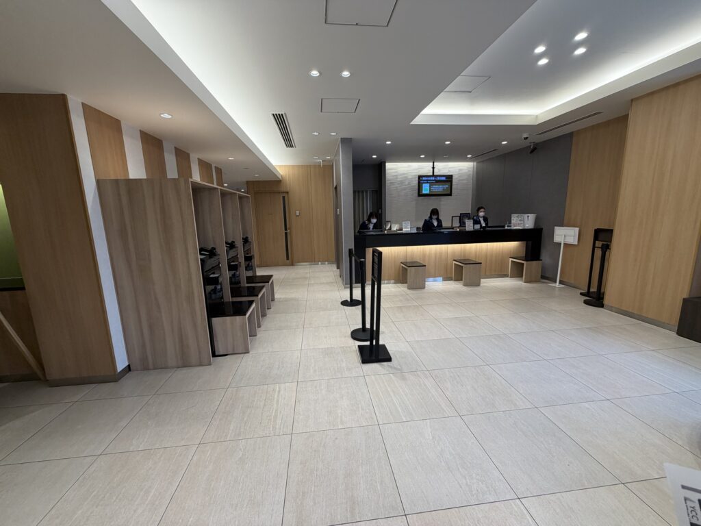 ドーミーイン甲府丸の内 フロント