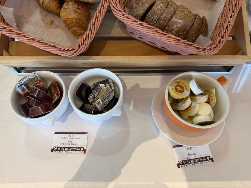 巻き寿司と野菜の盛り合わせ