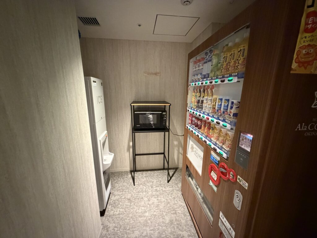 客室フロアの自動販売機コーナー