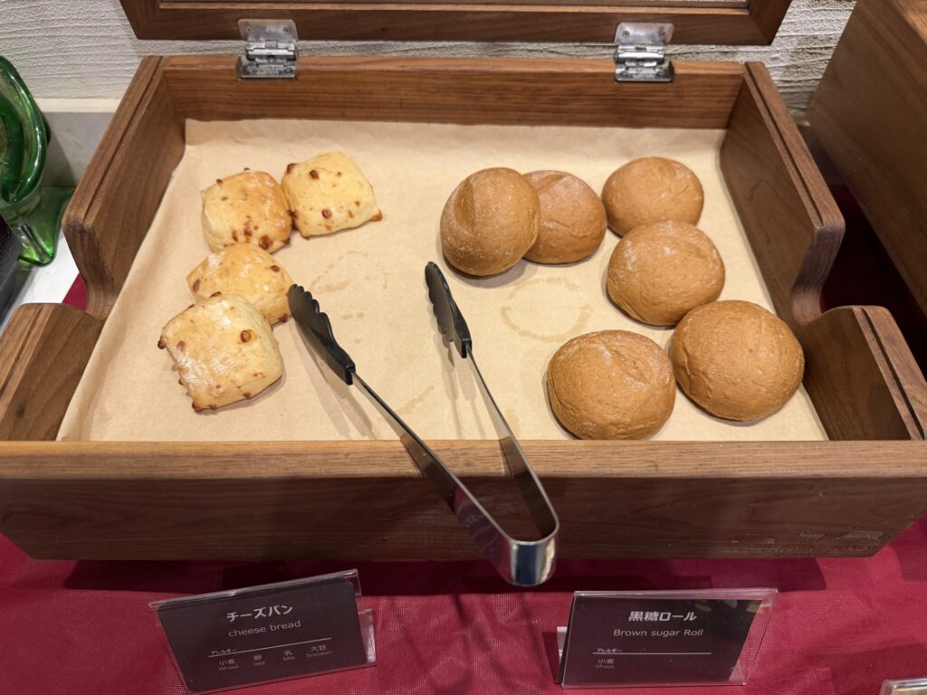 焼きたてパンのコーナー