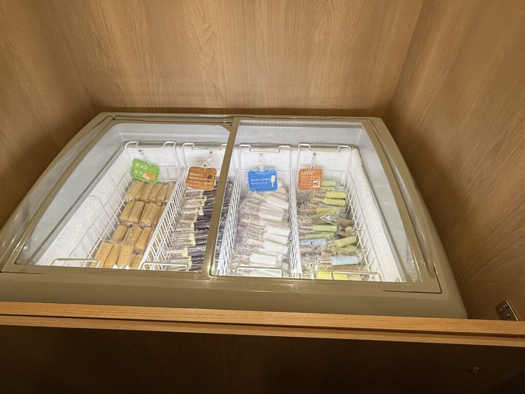 お風呂上がりの冷蔵ドリンクケース