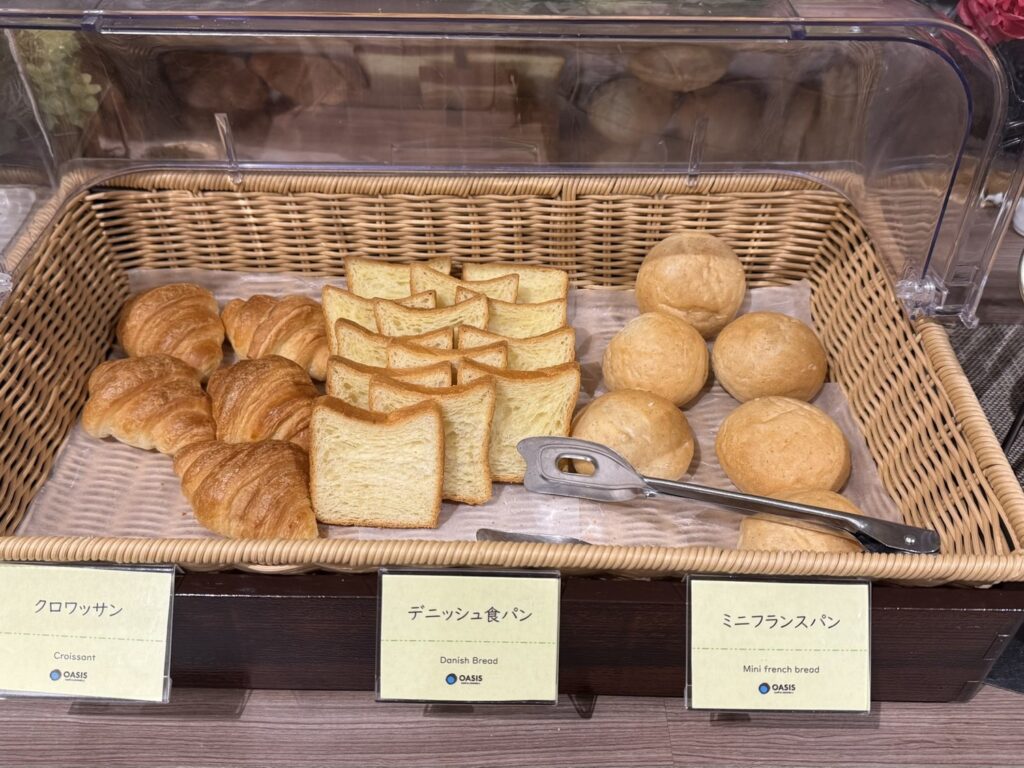 焼きたてパンのコーナー