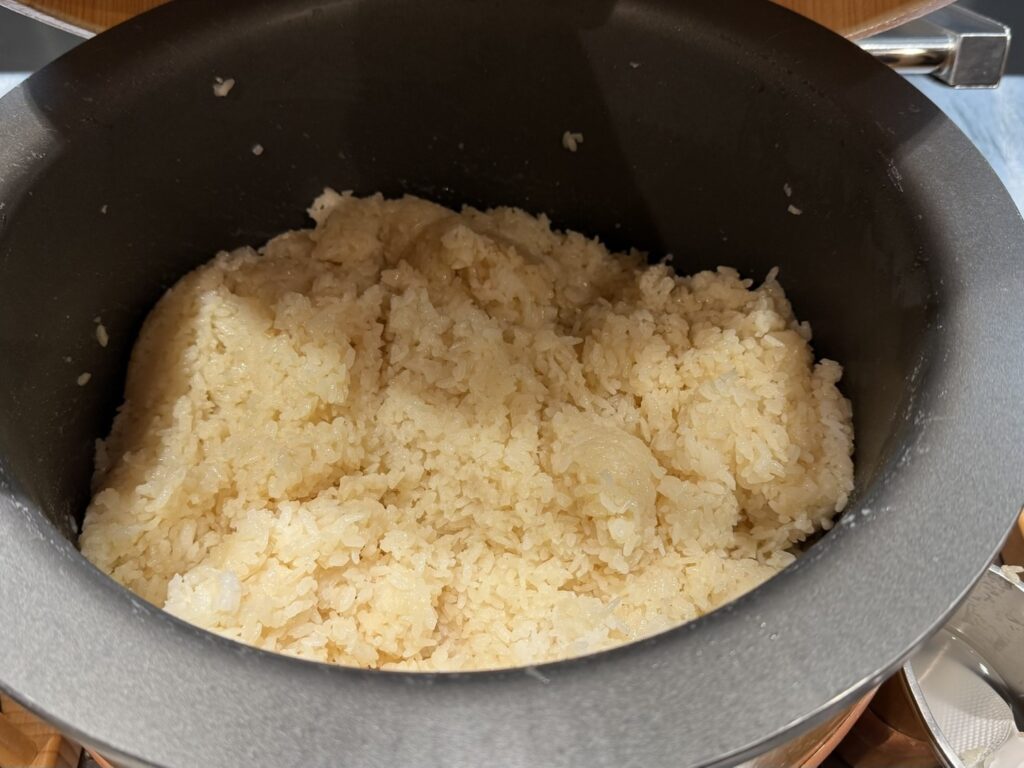 海鮮丼のベースになる酢飯