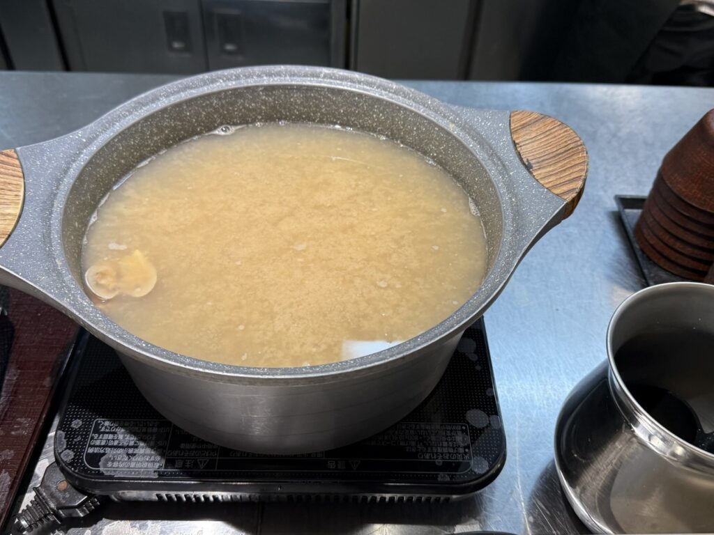 鍋仕立ての朝食メニュー