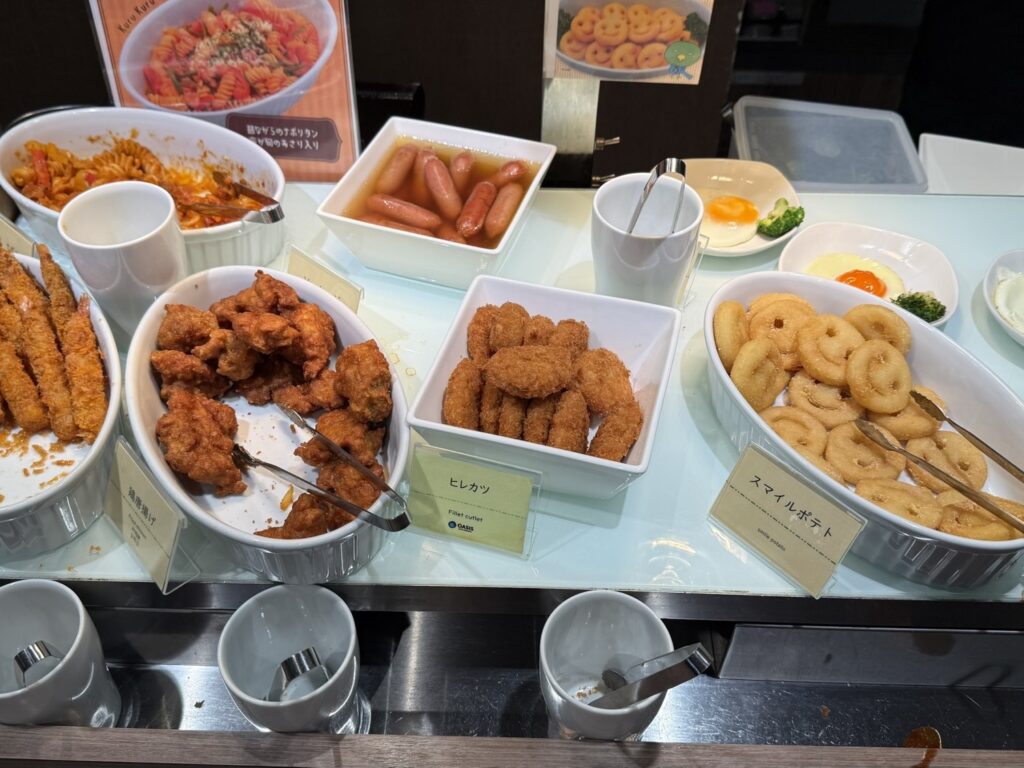 揚げたての天ぷらやから揚げ