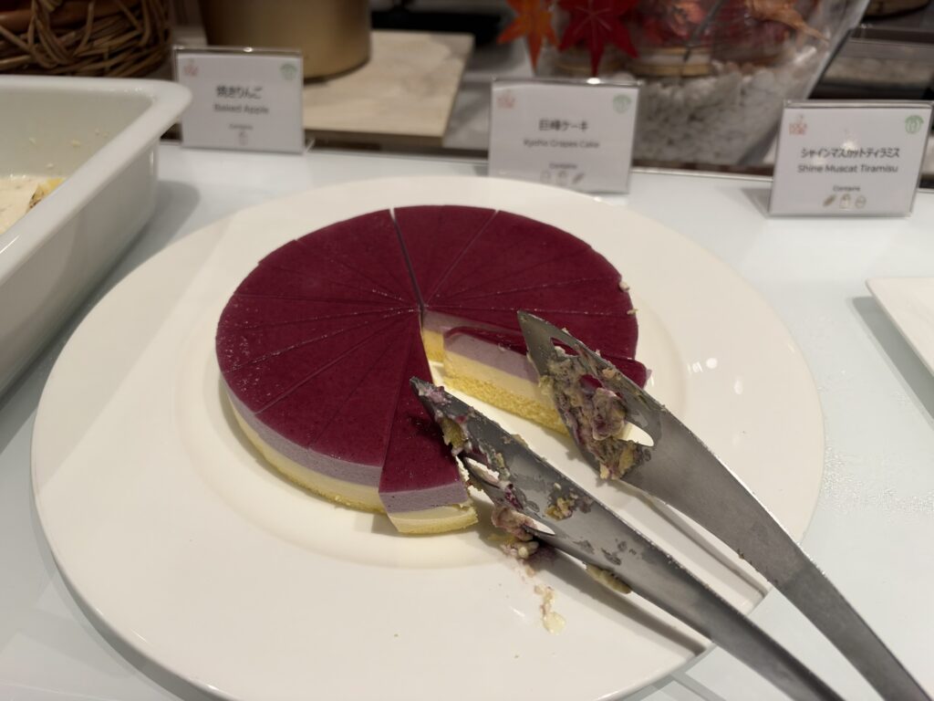 紫色のケーキ