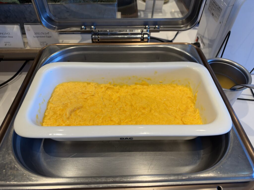 メルキュール長野松代リゾート&スパの朝食のスクランブルエッグ