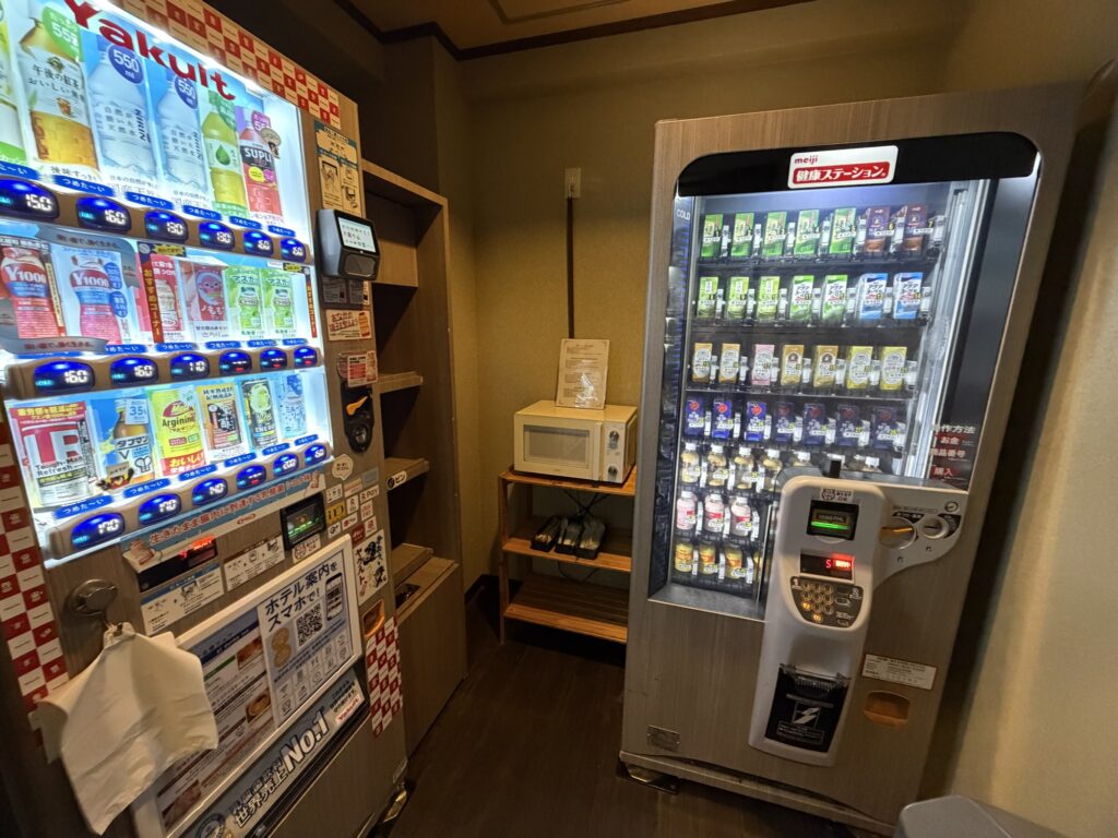 自動販売機と電子レンジ