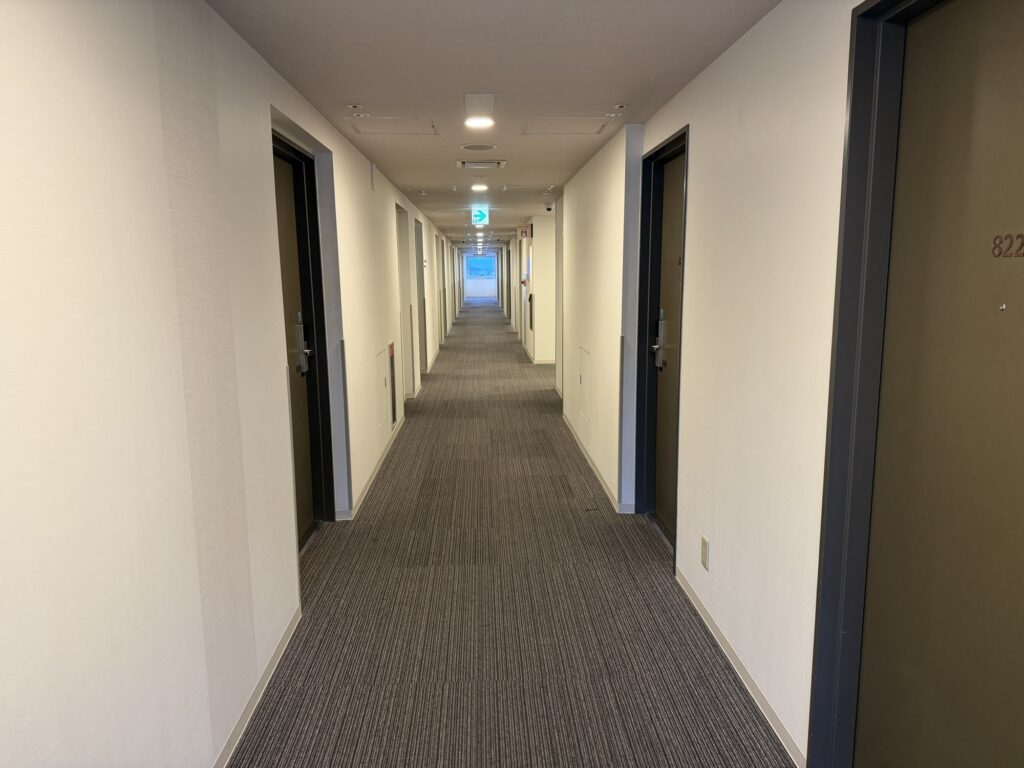 客室フロアの廊下